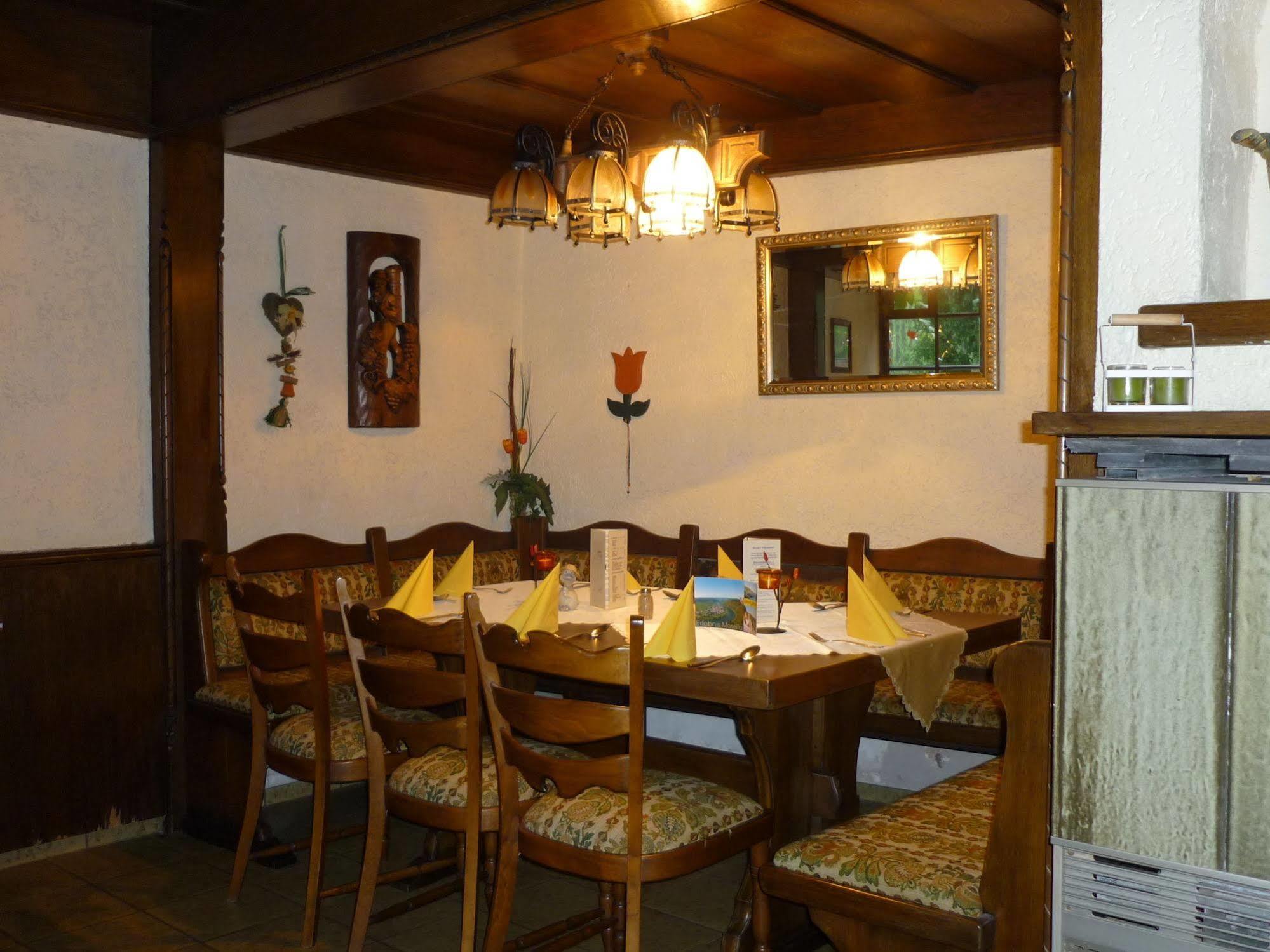 Hotel Zur Winzergenossenschaft Ernst Dış mekan fotoğraf
